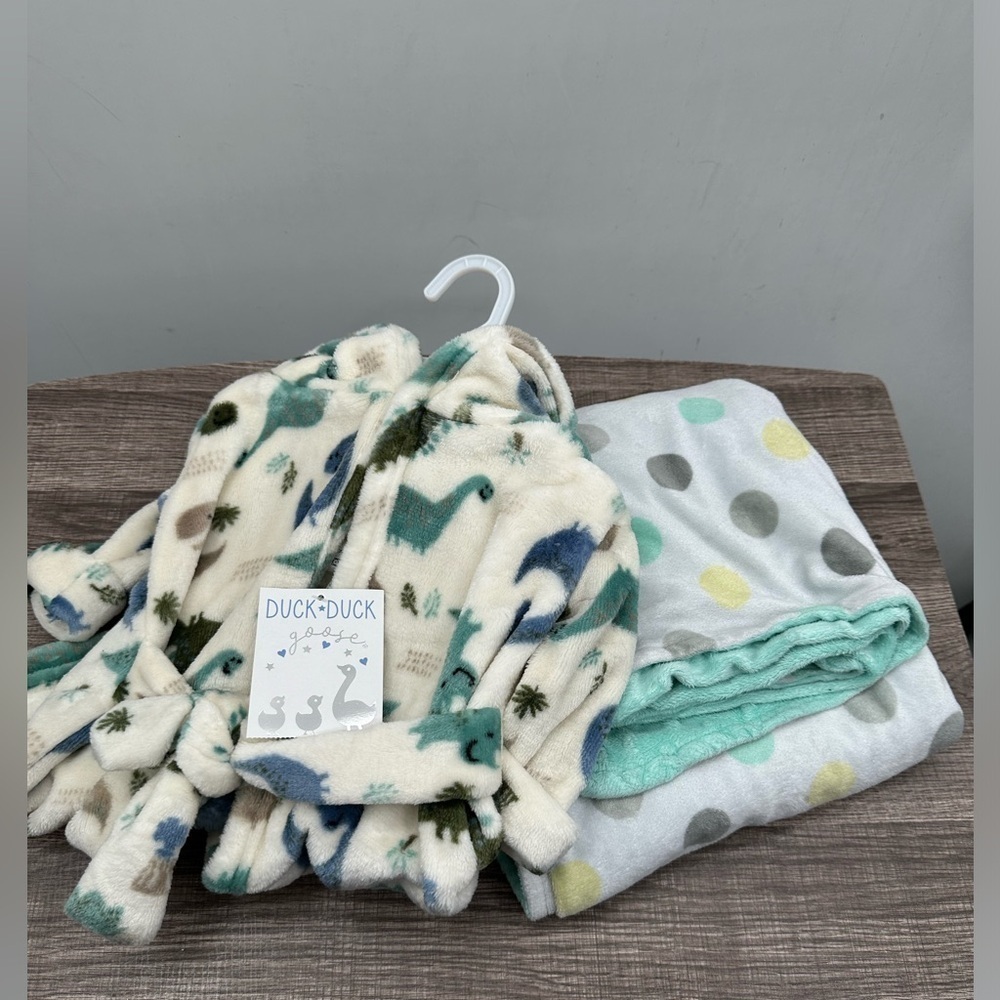 BABY BOY Cuddle Time Blanket and Duck Duck Robe 0-9 MTHS